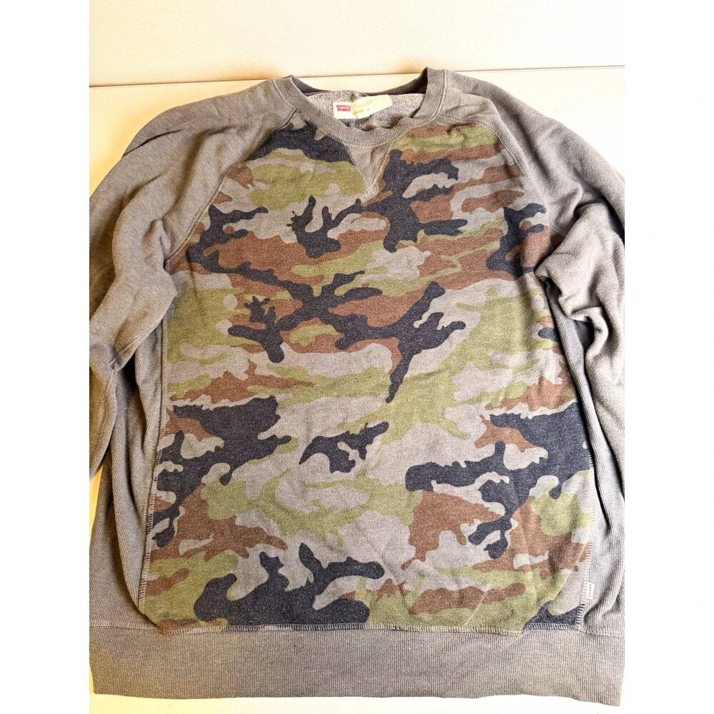 Levi's Men's L Gray Camo Crew Neck Fleece Pullover Graphic Logo Sweatshirt
